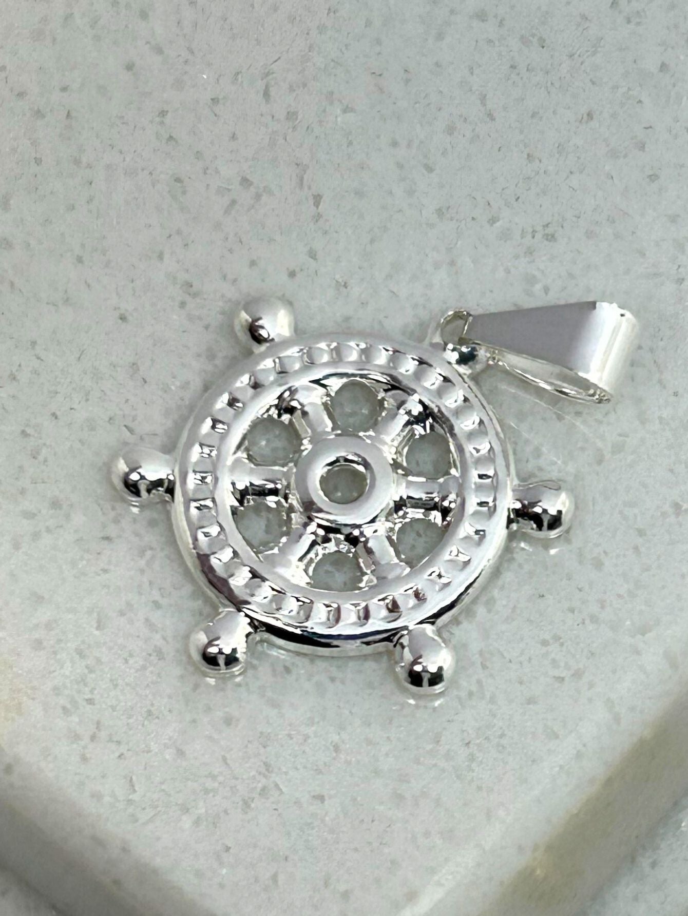 PINGENTE LEME TIMÃO DE NAVIO SEMI JOIAS