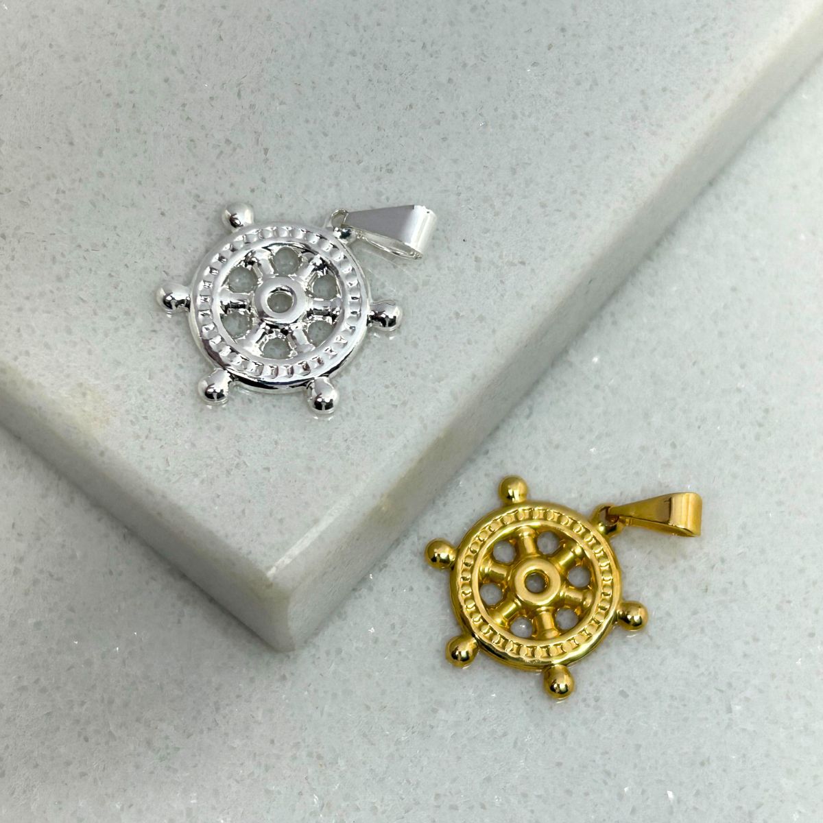 PINGENTE LEME TIMÃO DE NAVIO SEMI JOIAS