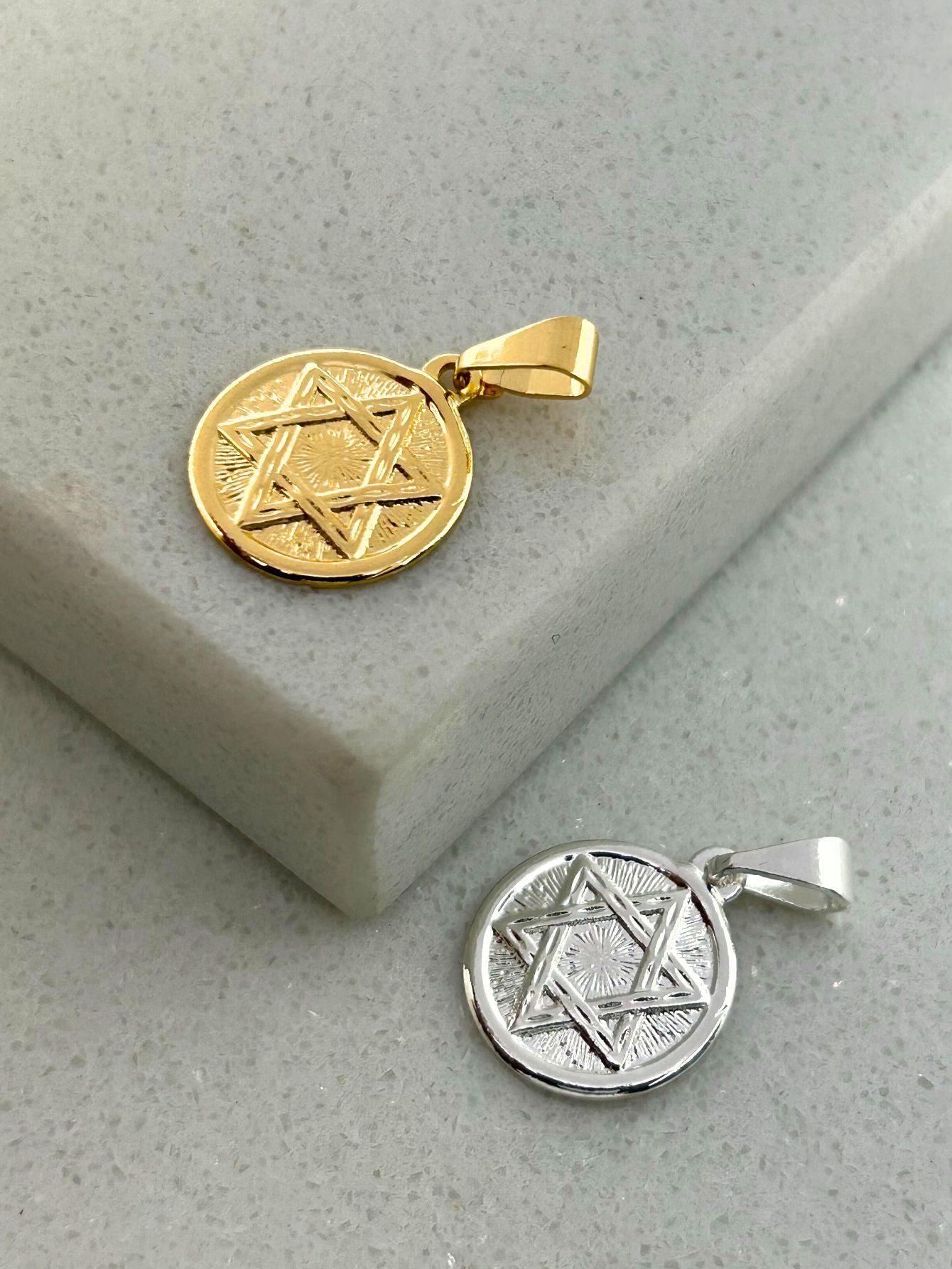 PINGENTE ESTRELA DE DAVI