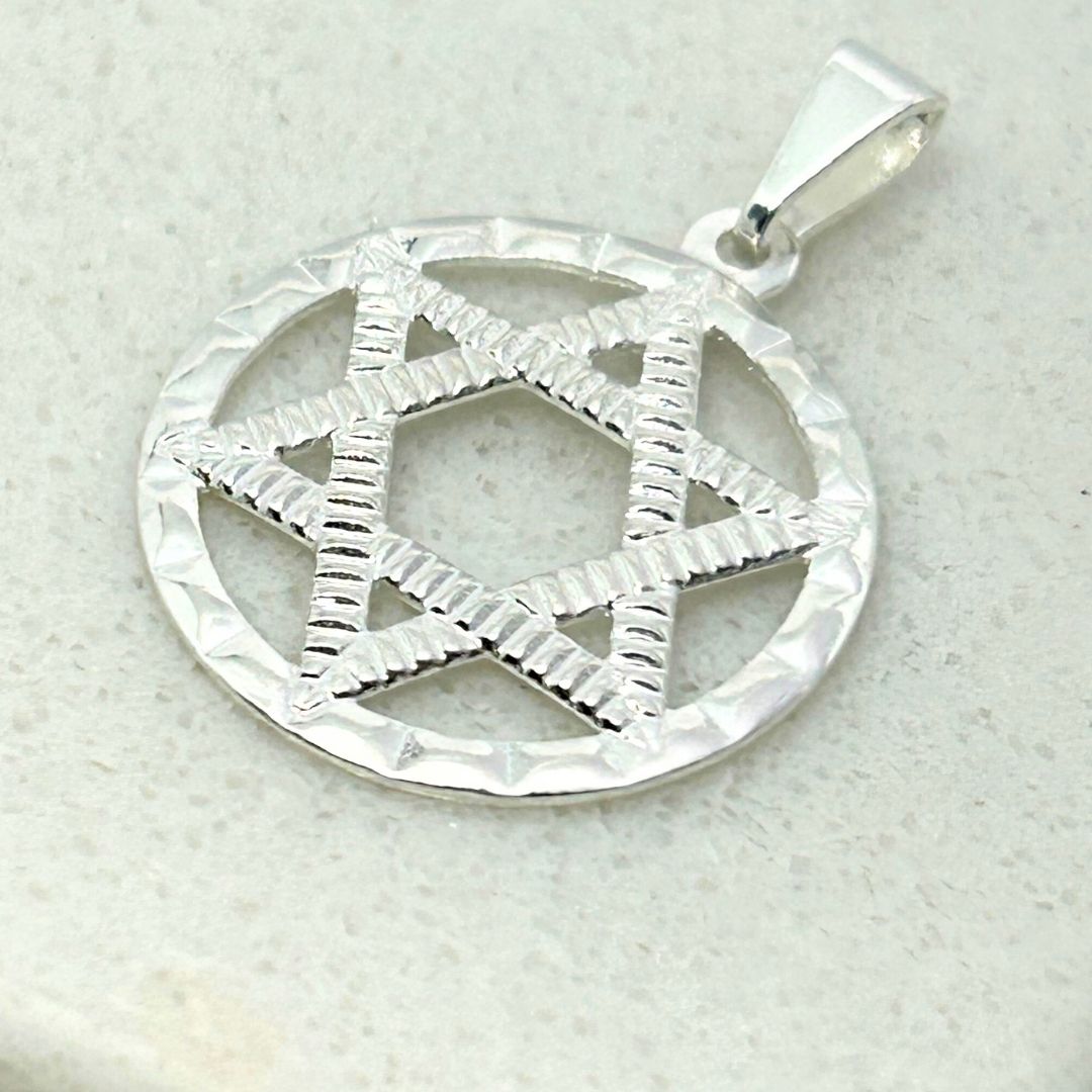 PINGENTE ESTRELA DE DAVI